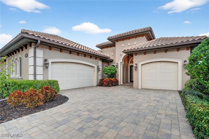 Property Photo:  7255 Lantana Circle  FL 34119 