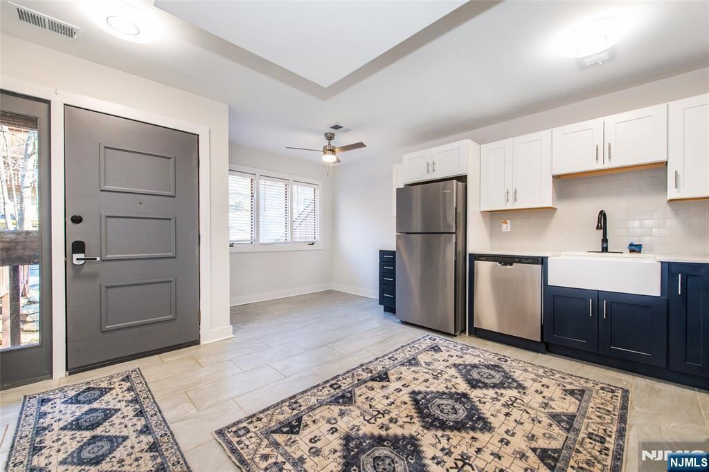 Property Photo:  15 Village Way 5  NJ 07462 