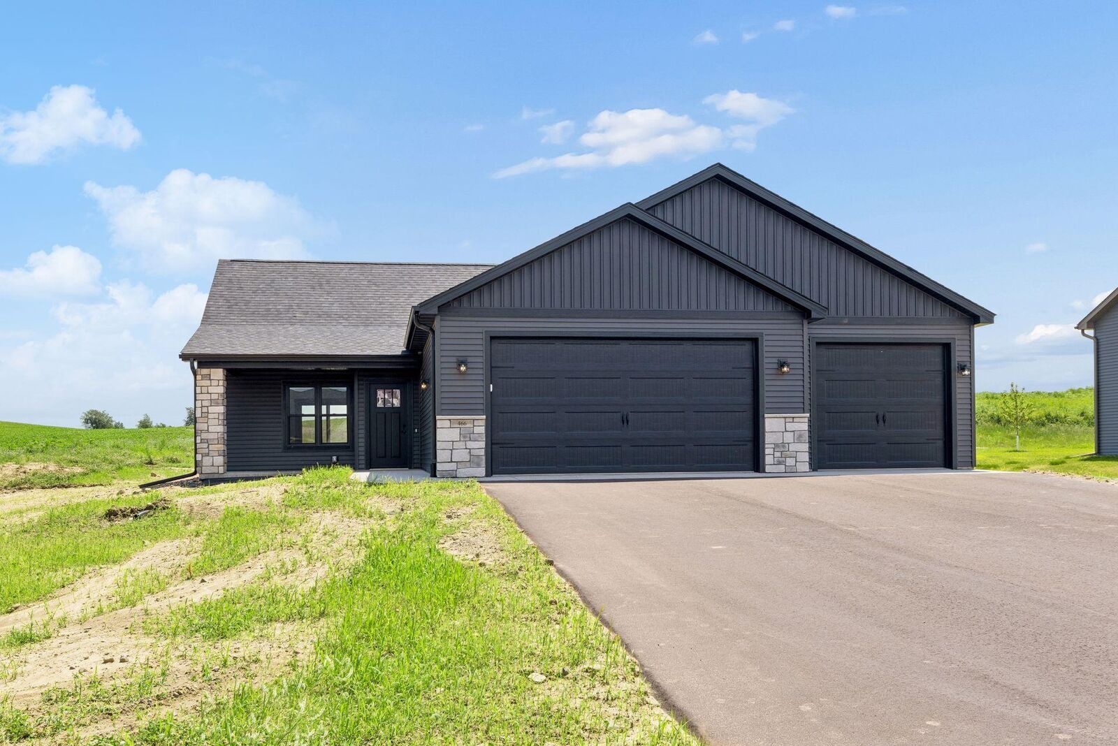 Property Photo:  466 Coyote Way  WI 54017 