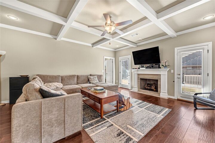 Property Photo:  408 W Laurel Avenue  AR 72758 