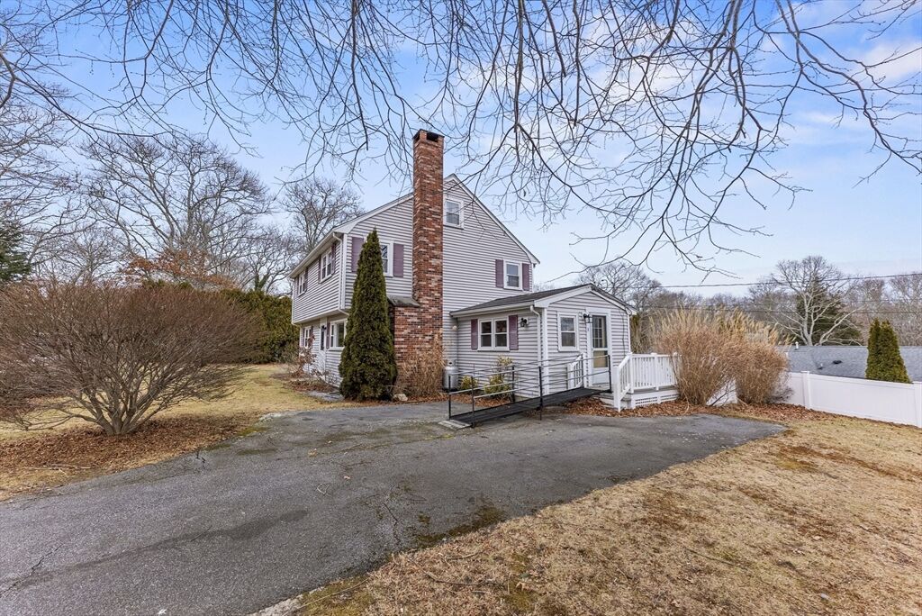 Property Photo:  8 Driftwood Ln  MA 02562 