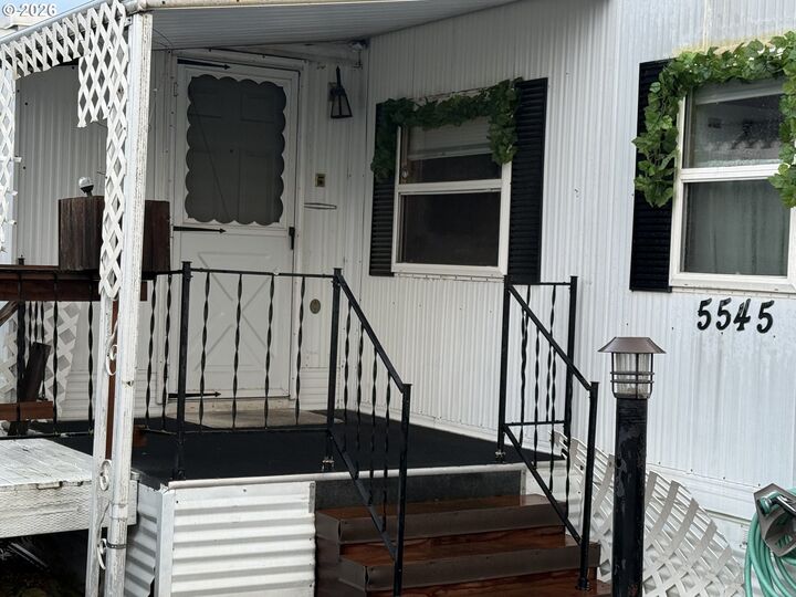 Property Photo: 5545 43rd Way NE OR 97305