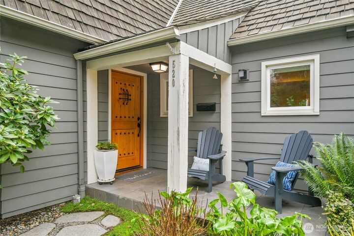 Property Photo:  520  Wellington Avenue  WA 98122 