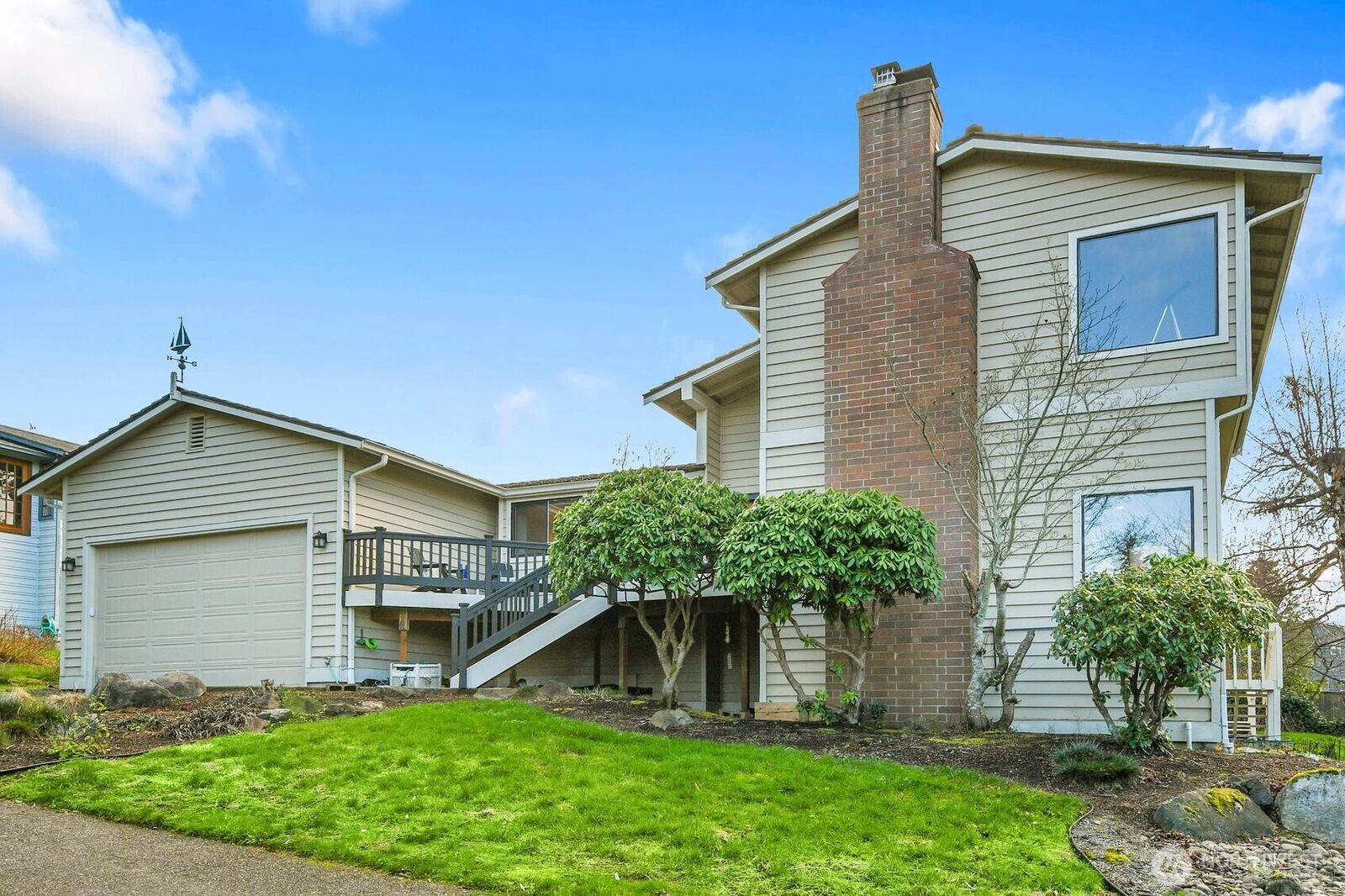 Property Photo:  902  7th Avenue S  WA 98020 