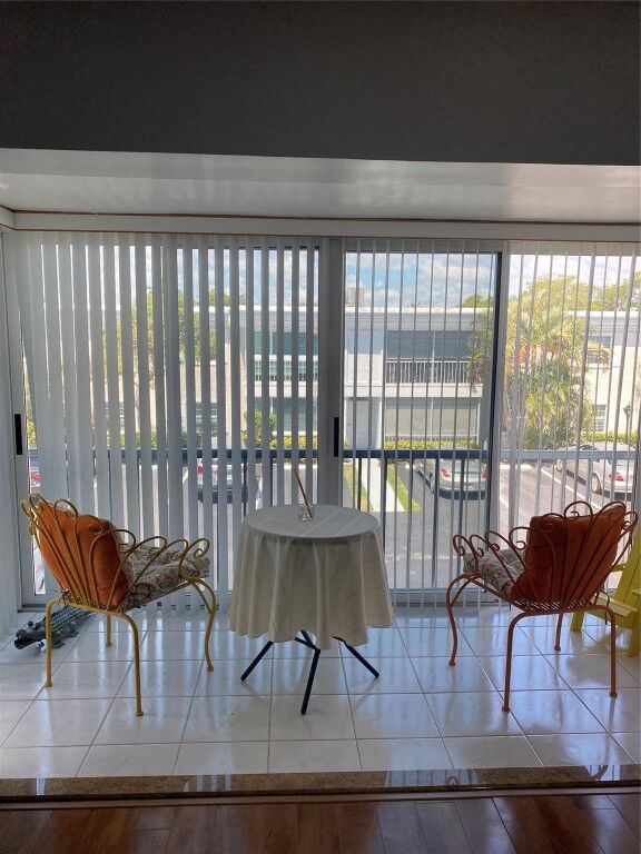 Property Photo:  6471 Bay Club Drive 4  FL 33308 