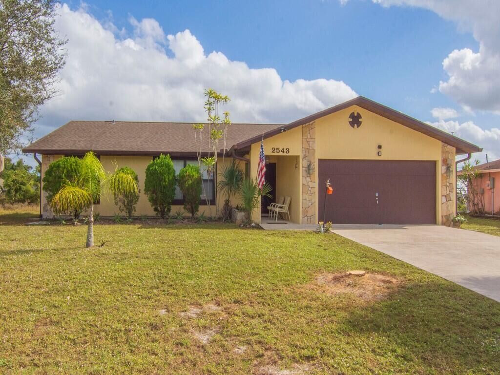 Property Photo:  2543 SE Price Court  FL 34953 