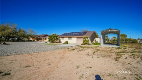 Property Photo: 1530 W Ward Ave CA 93555