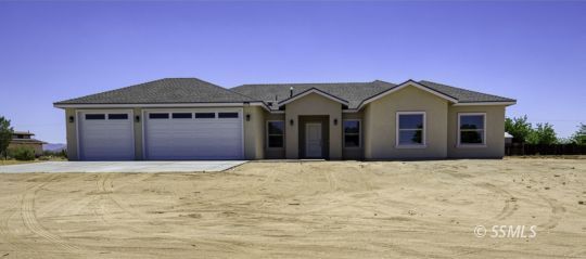 Property Photo: 6443 Shelly Ct CA 93527