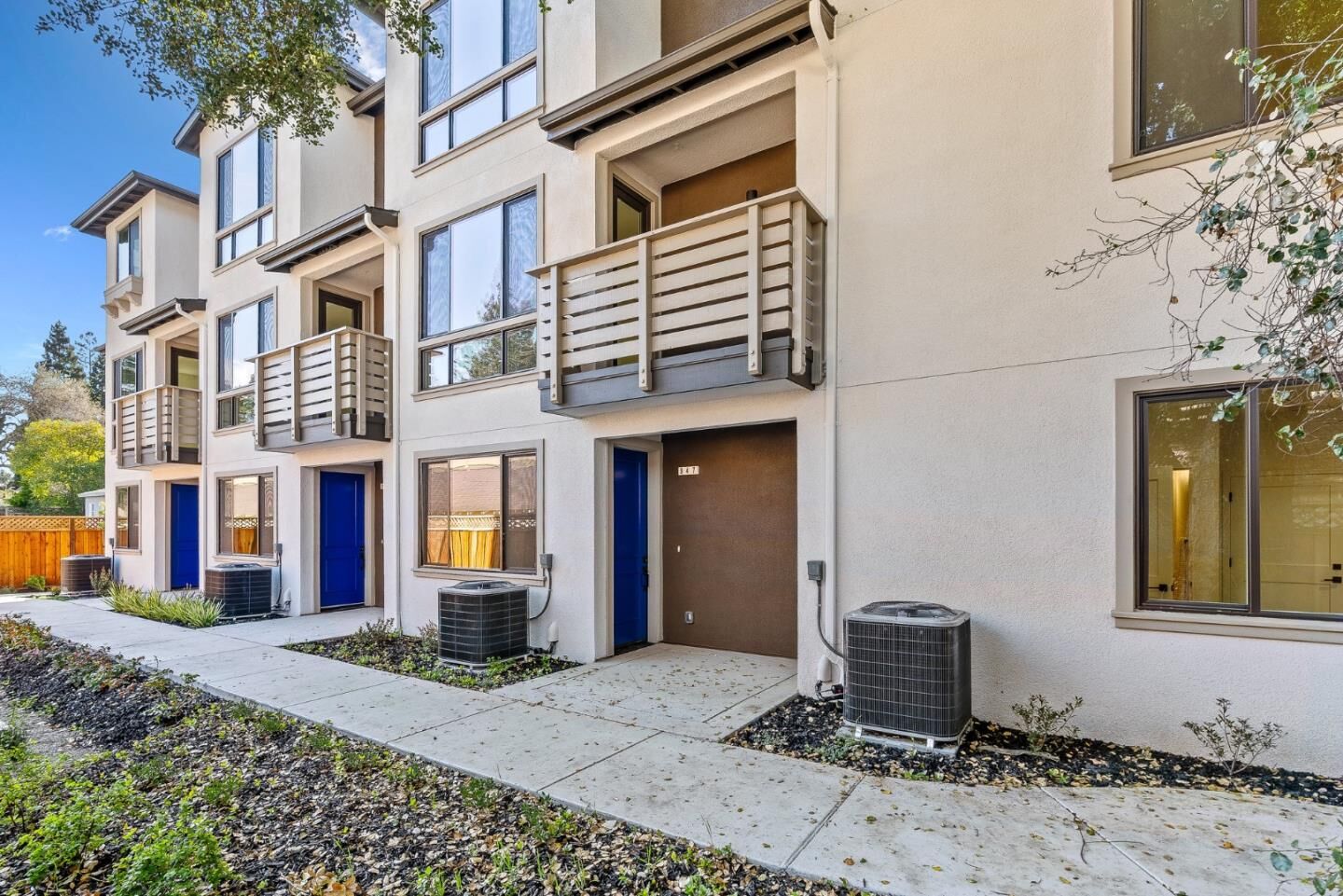 Property Photo:  947 Woodside Road  CA 94061 