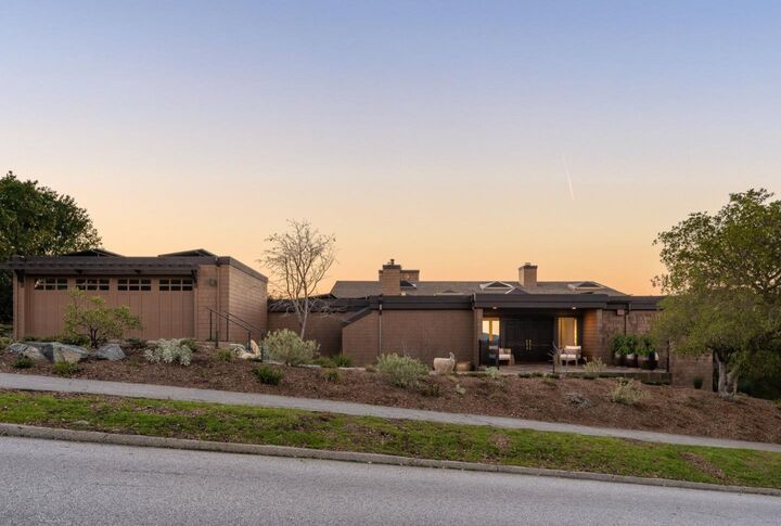 Property Photo:  2 Horseshoe Bend  CA 94028 