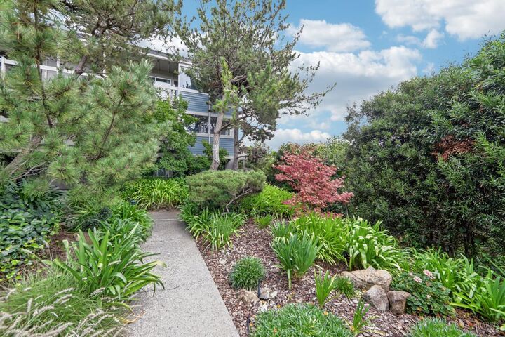 Property Photo: 290 Via Casitas 206 CA 94904