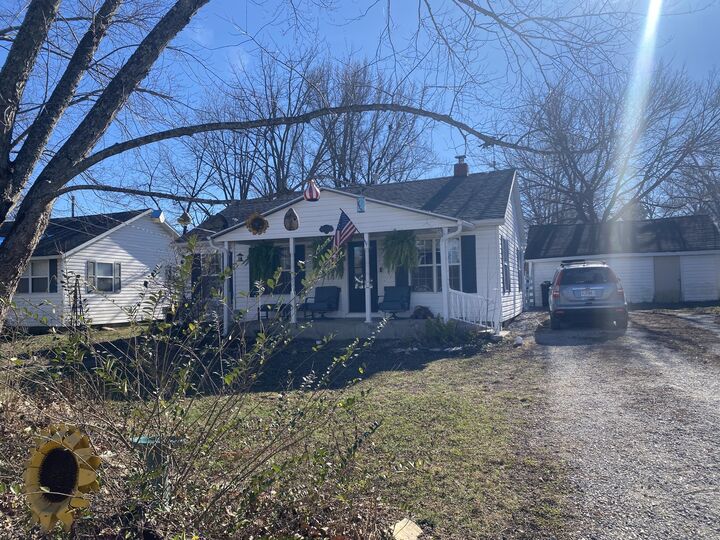 Property Photo: 815 E Benton Avenue MO 65608