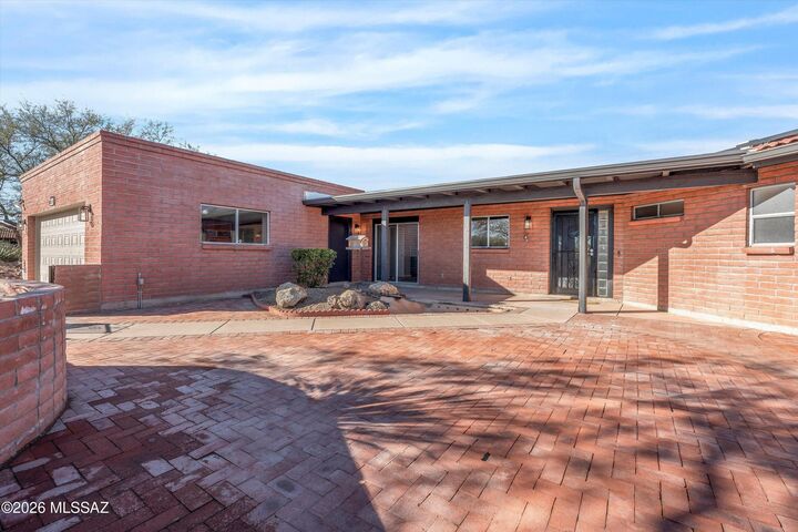 Property Photo:  3902 S Via Del Ruisenor  AZ 85622 