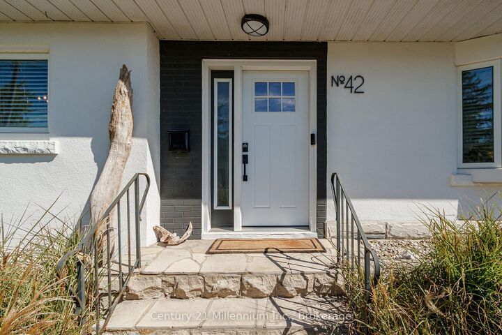 Property Photo:  42 Niagara Street  ON L9Y 3X2 