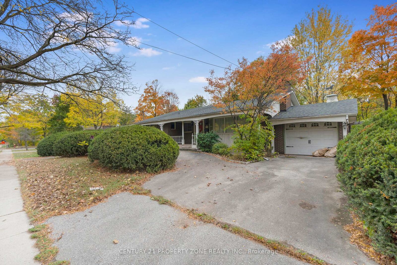 Property Photo:  5014 Spruce Avenue  ON L7L 1M7 