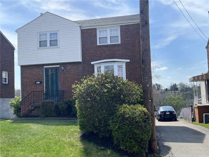 Property Photo:  571 Helena St  PA 15035 