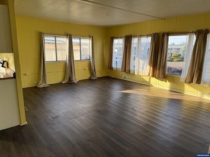 Property Photo:  5660 44th Av NE  OR 97305 