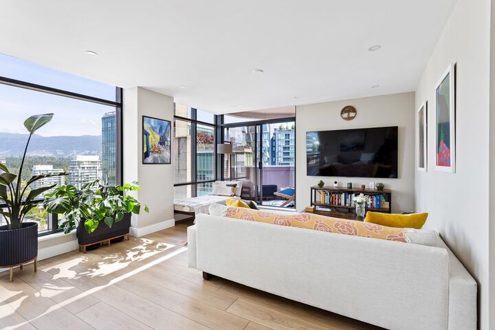 Property Photo:  1500 Alberni Street 15C  BC V6G 3C9 