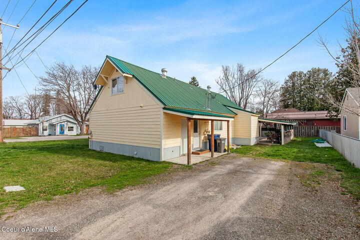 Property Photo:  1021 N Florence Ave  ID 83864 