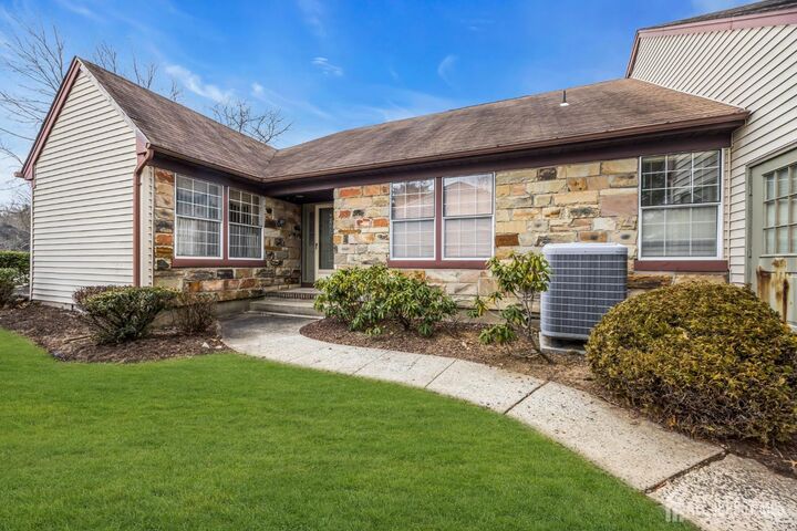 Property Photo:  6 Winslow Road  NJ 08831 