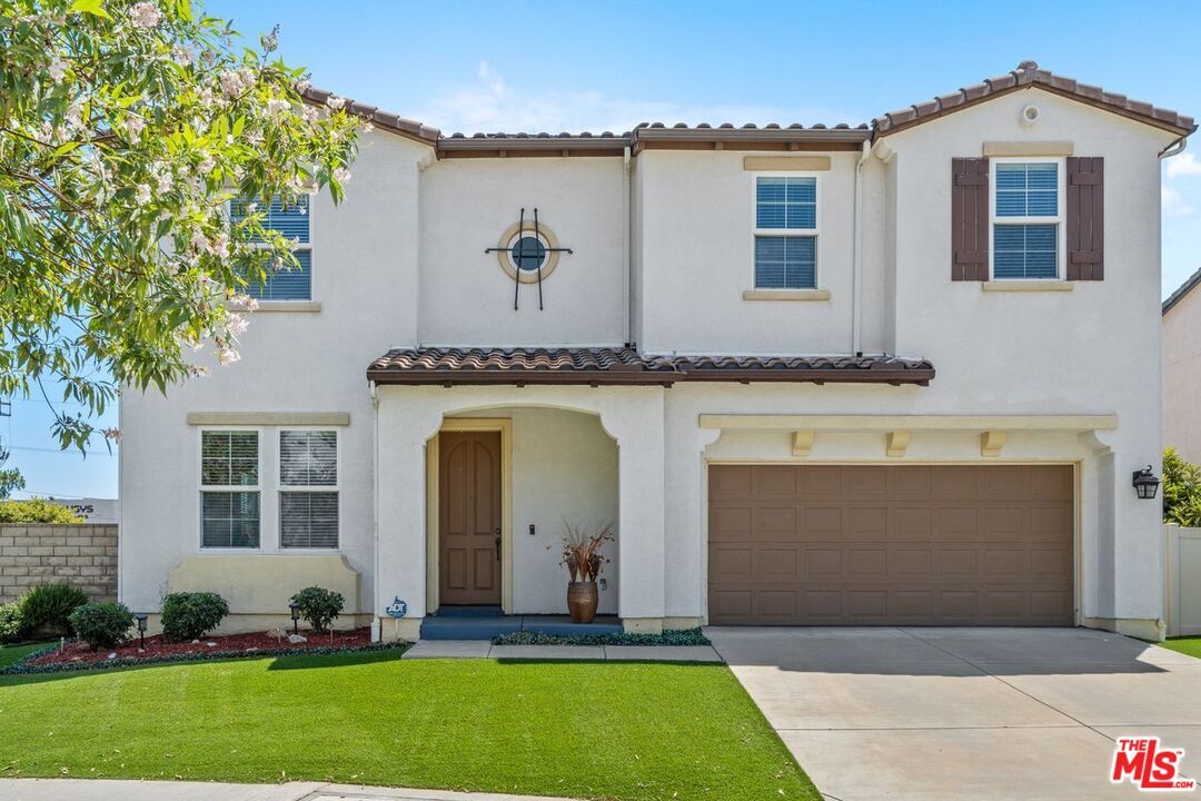 Property Photo:  9626 Hanna Ave  CA 91311 