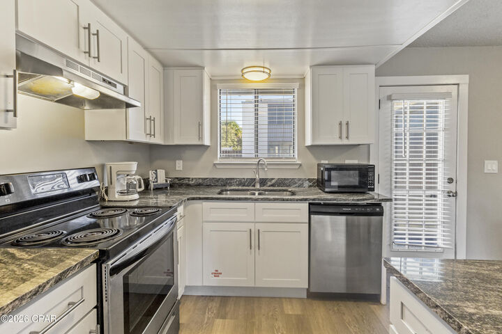 Property Photo: 619 Laurel Street FL 32407