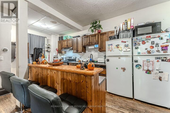 Property Photo: 81 Innisfil Street ON L4N 3E3