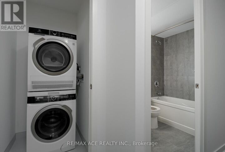 Property Photo:  7439 Kingston Road 218  ON M1B 5S3 