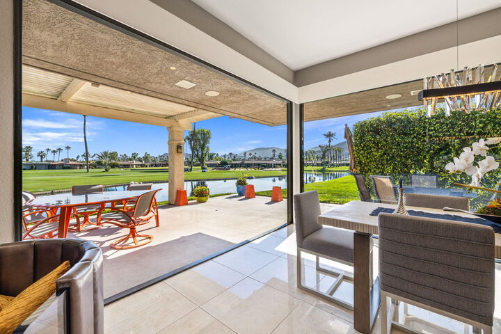 Property Photo: 6 Barnard Court CA 92270