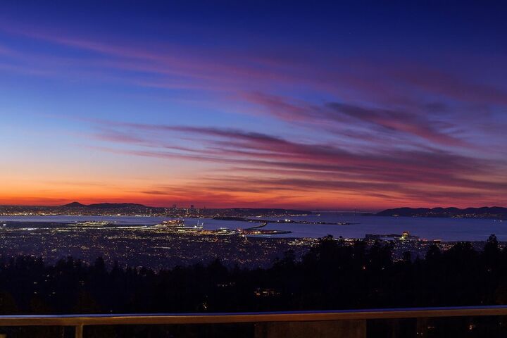 Property Photo:  25 Diablo Dr  CA 94611 