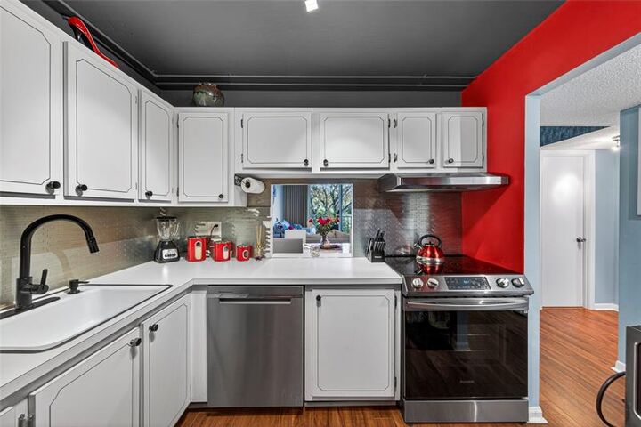 Property Photo:  1800 N Andrews Ave 2F  FL 33311 