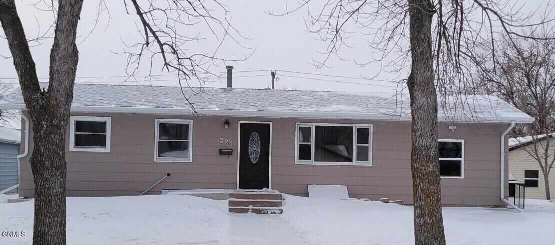 Property Photo: 321 16th Avenue NE ND 58401