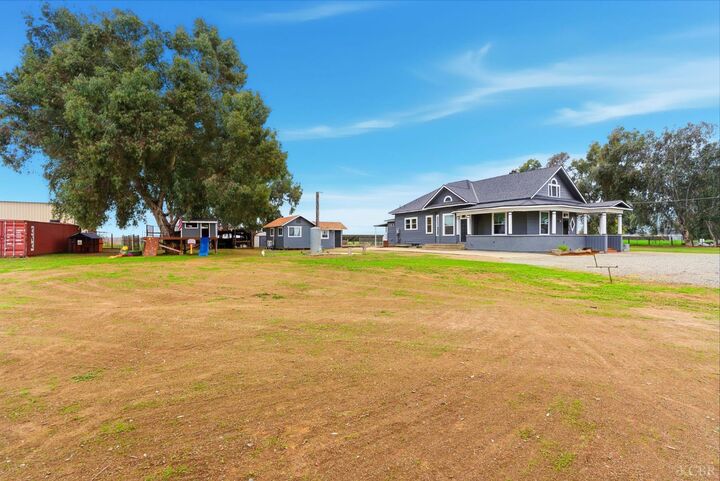 Property Photo: 9547 Iona CA 93230