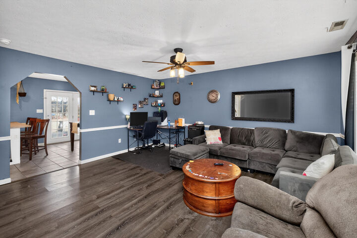 Property Photo:  104 Elkin Street  KY 40403 