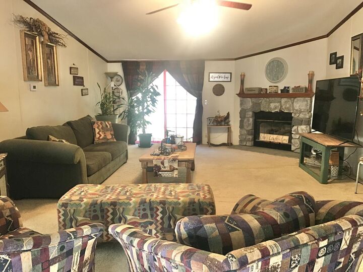 Property Photo:  686 Ky 827 Highway  KY 41144 