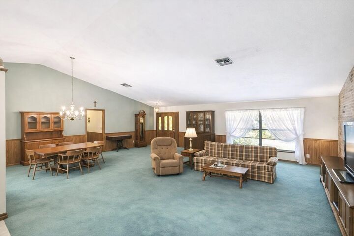 Property Photo: 301 Shady Woods Road FL 32732