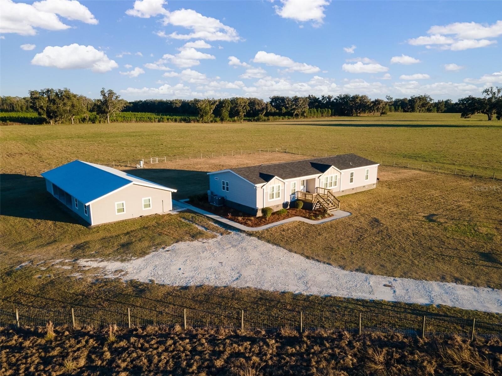 Property Photo:  3789 NW 202nd Street  FL 32669 