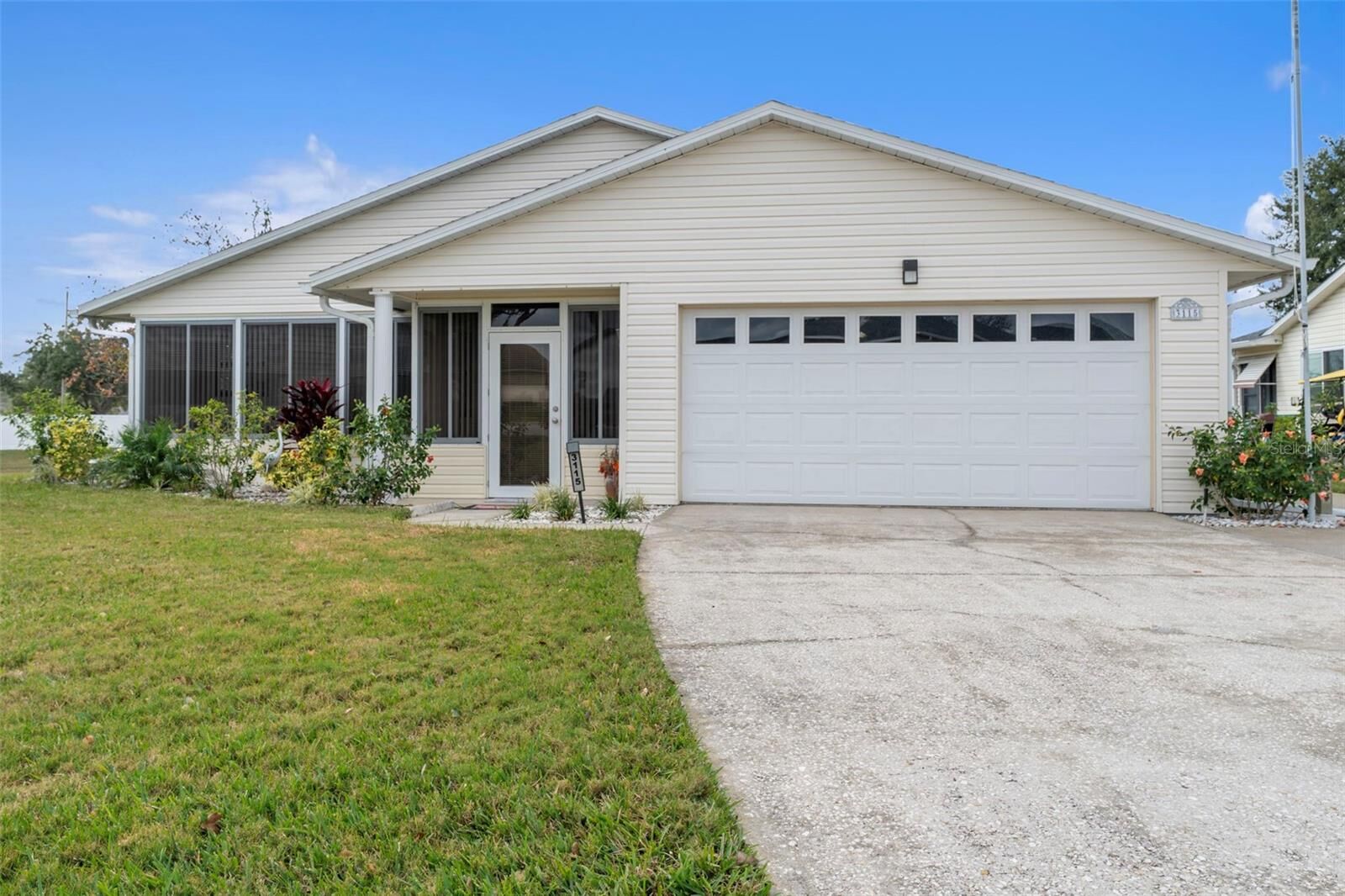 Property Photo:  3115 Pebble Bend Drive  FL 33810 