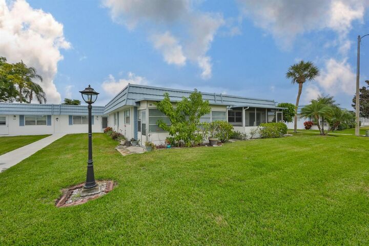 Property Photo:  1901 Andover Way 38  FL 33573 