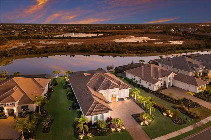 Property Photo:  7923 Bowspirit Way  FL 34202 