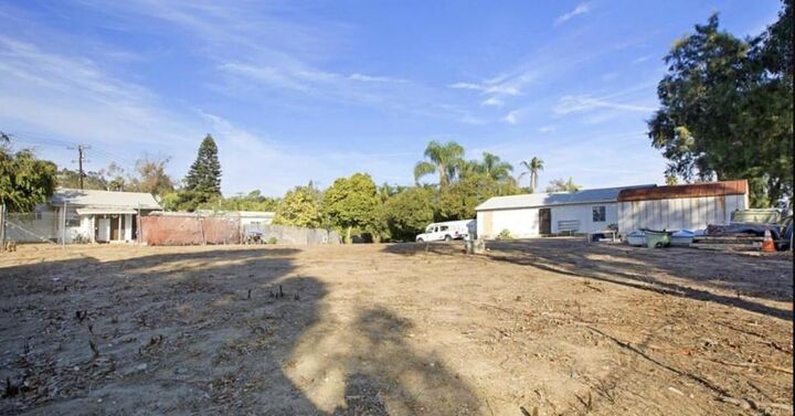 Property Photo:  2245 Ivy Road  CA 92054 