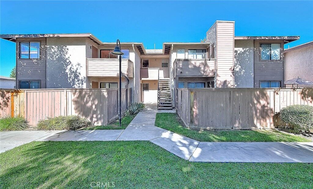 Property Photo:  1315 Massachusetts Avenue 204  CA 92507 
