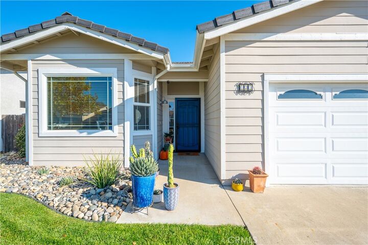 Property Photo: 121 Headwaters Rd CA 93465