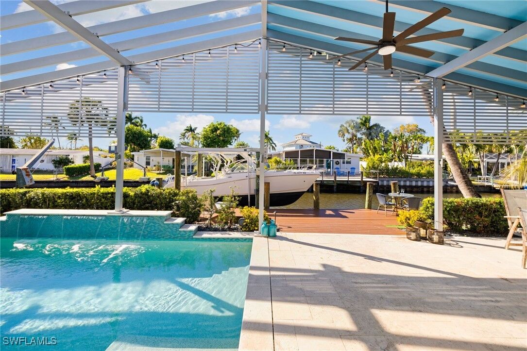 Property Photo: 1820 Holiday Lane FL 34104