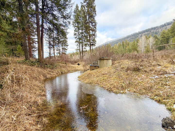 Property Photo:  1210 Spring Way  WA 99126 