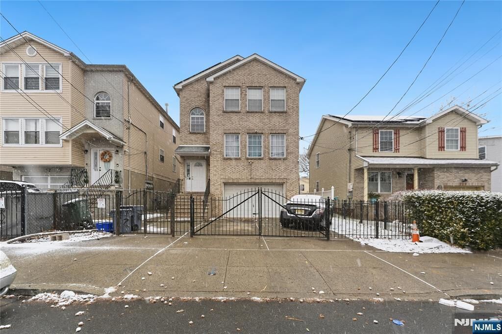 Property Photo:  721 S 19th Street  NJ 07103 