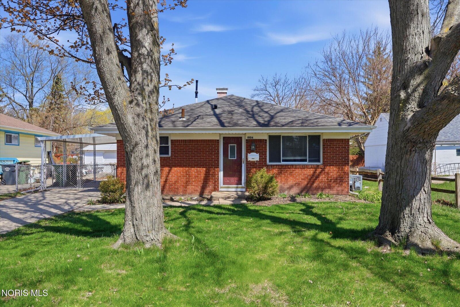 Property Photo:  1004 Birch Avenue  OH 43537 