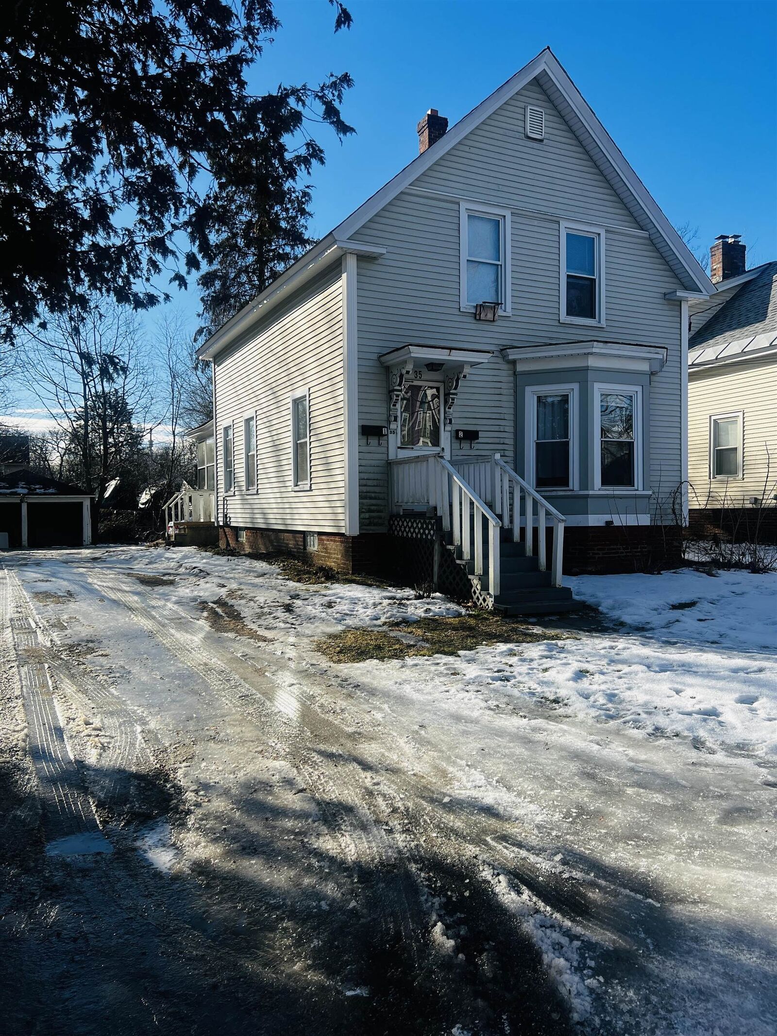 Property Photo:  35 Elliot Street  NH 03431 