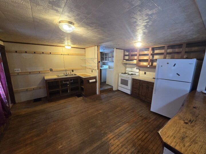 Property Photo:  91 Water Street  NH 03266 