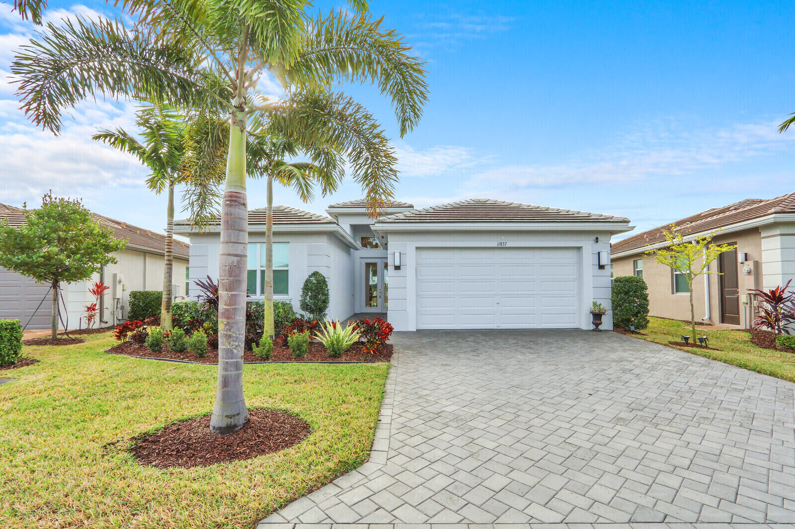 Property Photo: 11837 SW Coral Cove Parkway FL 34987